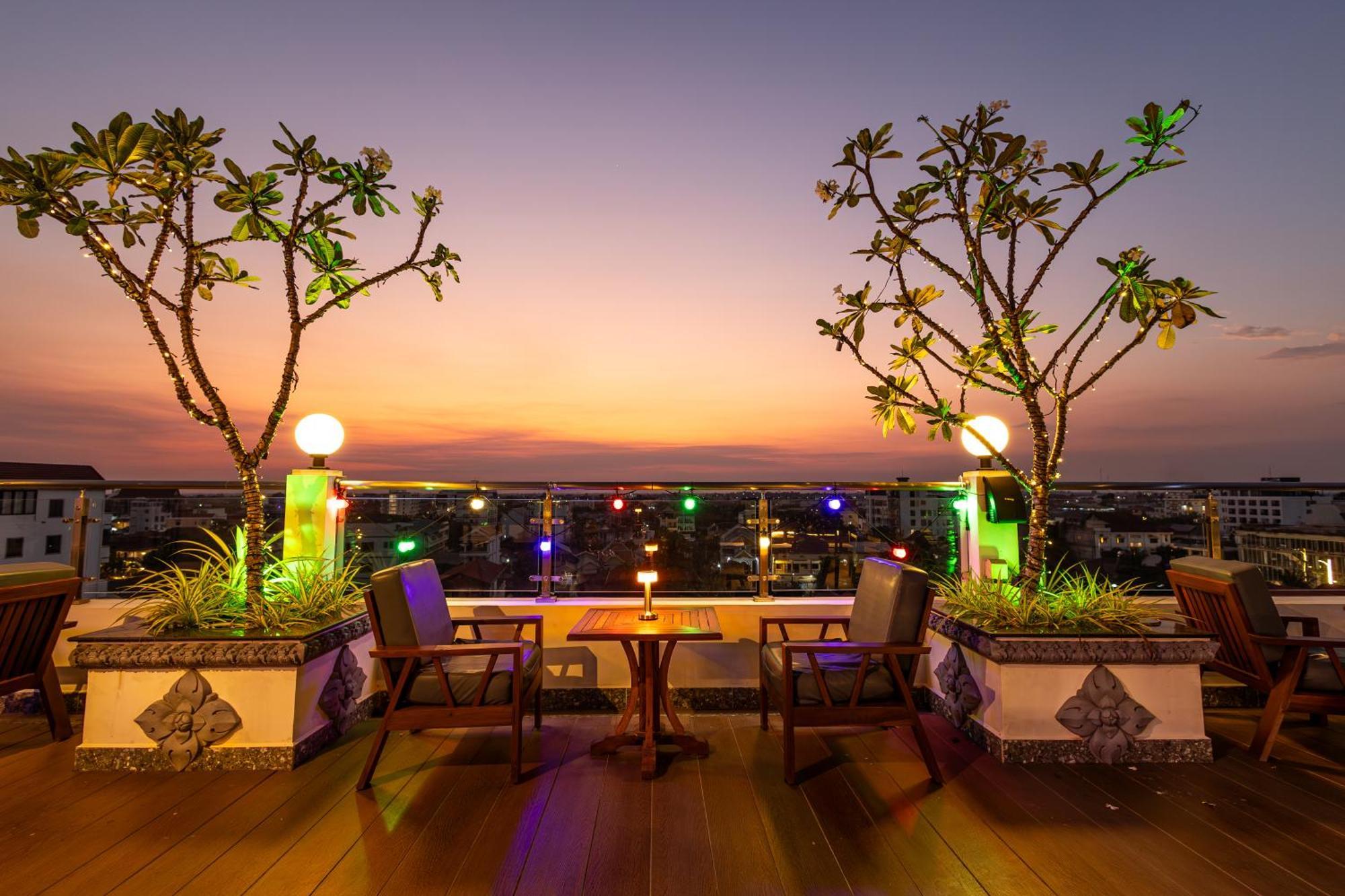 Hotel Two Seasons 5*